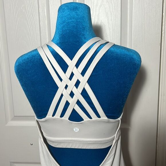 Lululemon Strappy Back Tank top with Built in Support Bra Excellent Condition - Picture 2 of 4
